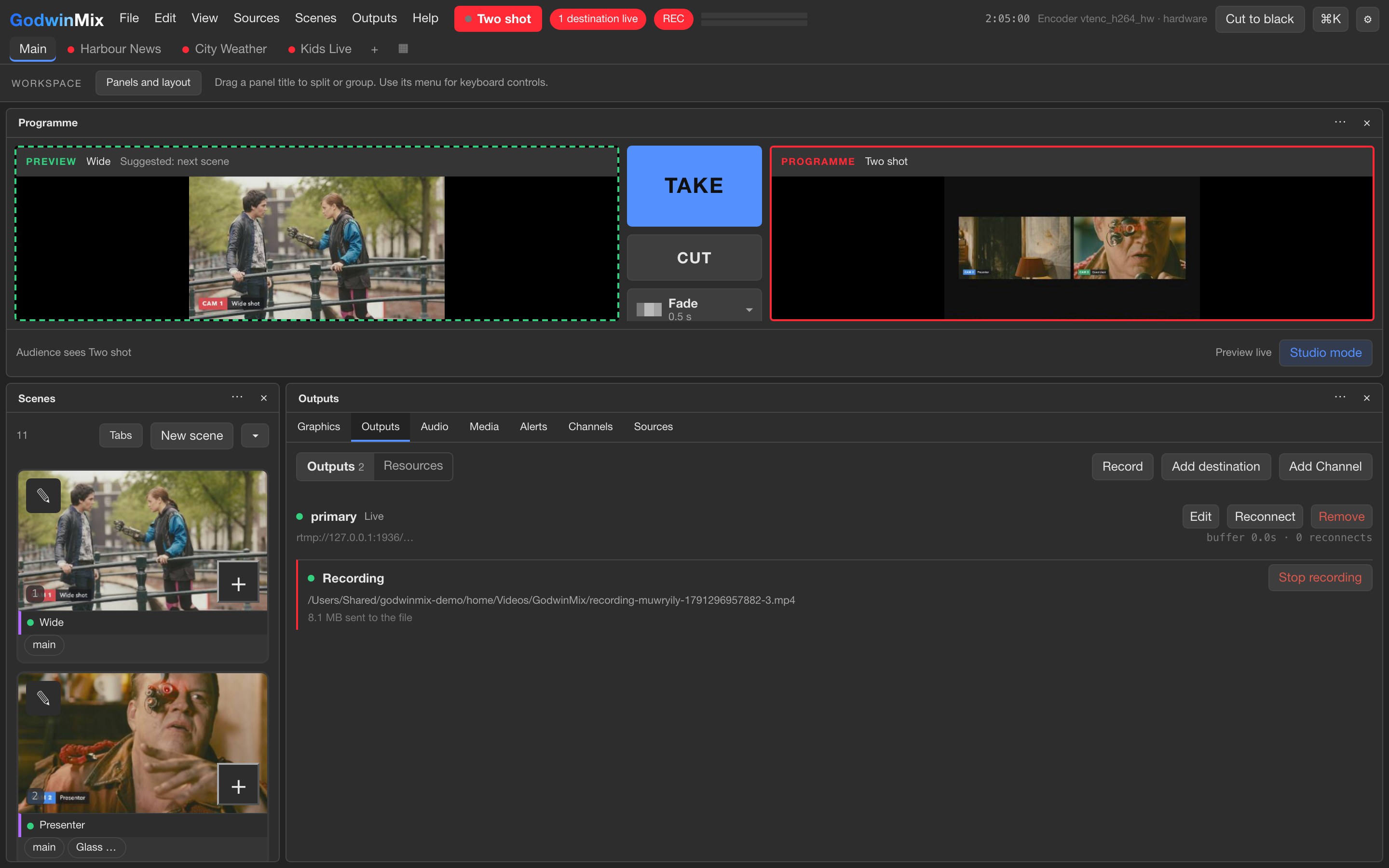 The outputs panel with a live destination and a recording, each with a green light